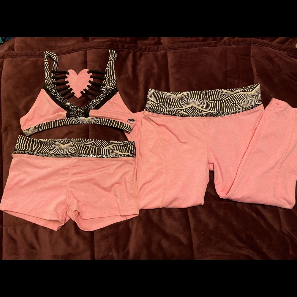 California kisses! Dance wear set!